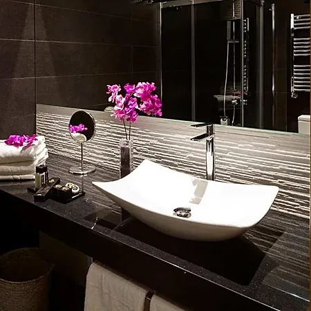 Saiaritz Hotel *